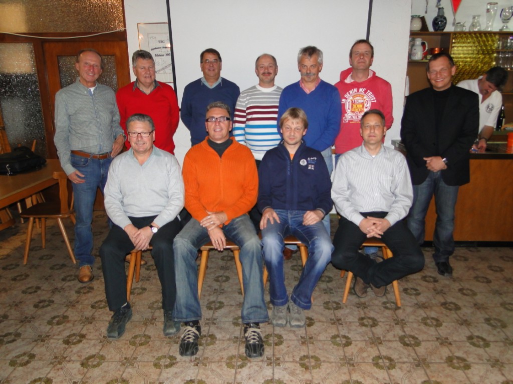 Vorstand Foerderverein Jugend<br>Hintere Reihe v.l.n.r.: Walter Knoll (ausgeschieden), Siegfried Bühler, Harald Restle, Arno Winkler, Fred Grömminger, Klaus Brukner, Michael Junginger (Ortsvorsteher)<br>Vordere Reihe v.l.n.r.: Wilfried Engst, Reinhard Klink, Jürgen Kempter, Thomas Behr<br>Es fehlt: Thomas Feindler